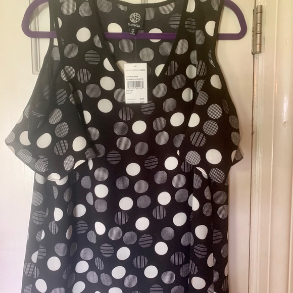 Bobeau cold shoulder shirt - Picture 1 of 5